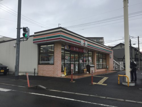 コンビニ　セブンイレブン 大津大萱3丁目店（コンビニ）まで290m