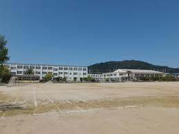 中学校　蒲郡市立蒲郡中学校（中学校）まで1221m