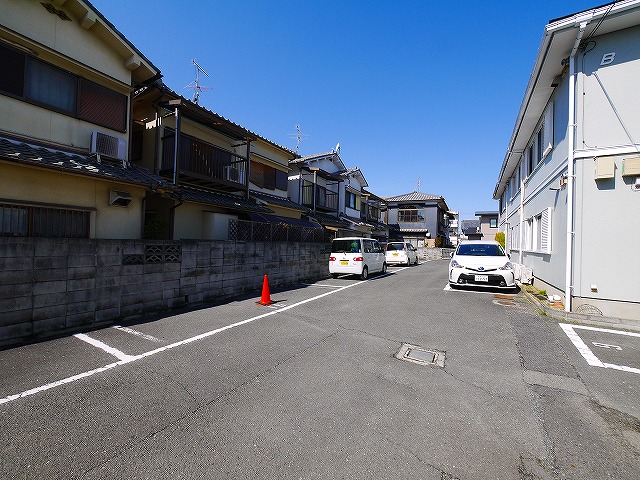 駐車場　車をお持ちの方に嬉しい駐車場付きの物件です