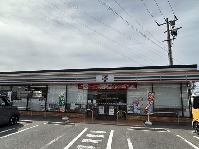 コンビニ　セブン－イレブン里庄町手の際店（コンビニ）まで3940m