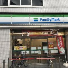 コンビニ　ファミリーマート 八尾光町店（コンビニ）まで248m