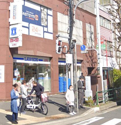 コンビニ　ローソン 春日駅前店（コンビニ）まで92m