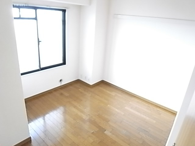 その他部屋・スペース　落ち着いて過ごせるお部屋なので、寝室にいかがでしょうか