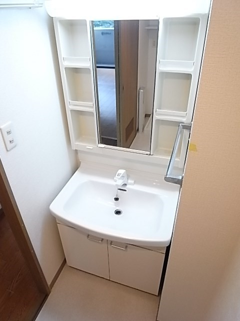 洗面設備　洗面所です