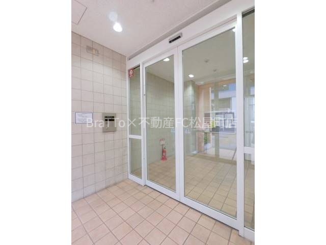 エントランス　マンション共用部分（オートロック付き）