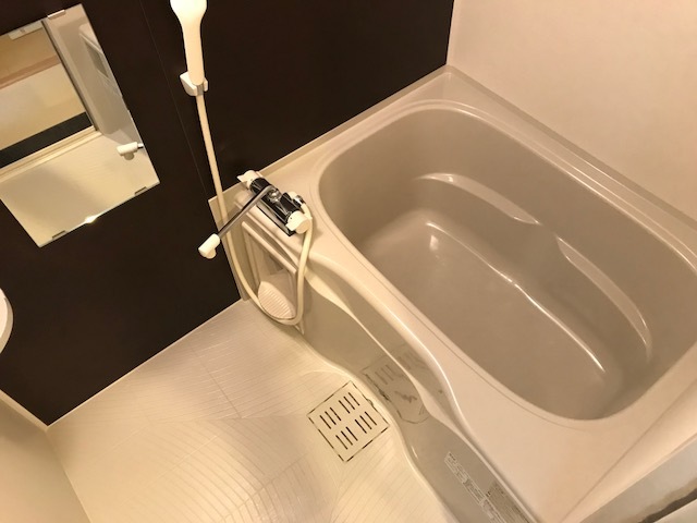 バス・シャワールーム　浴室乾燥機付きで便利です！
