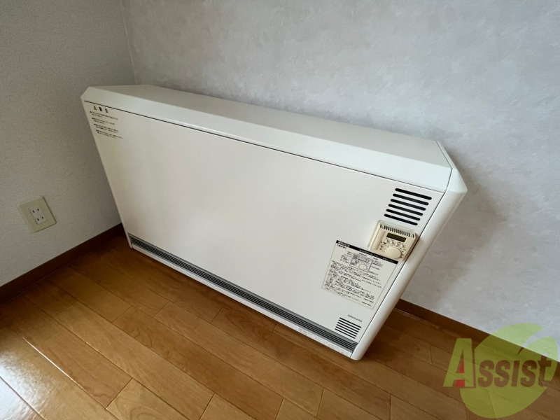 その他設備　電気暖房です。冬場の寒い日でも安心ですね～