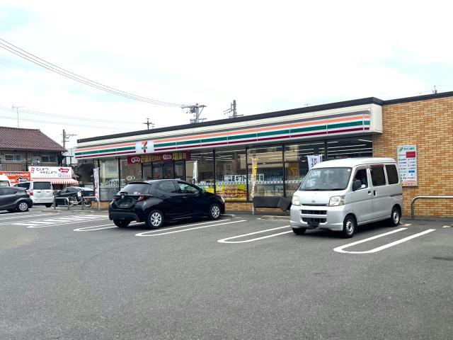 コンビニ　セブンイレブン名古屋中割町3丁目店（コンビニ）まで166m