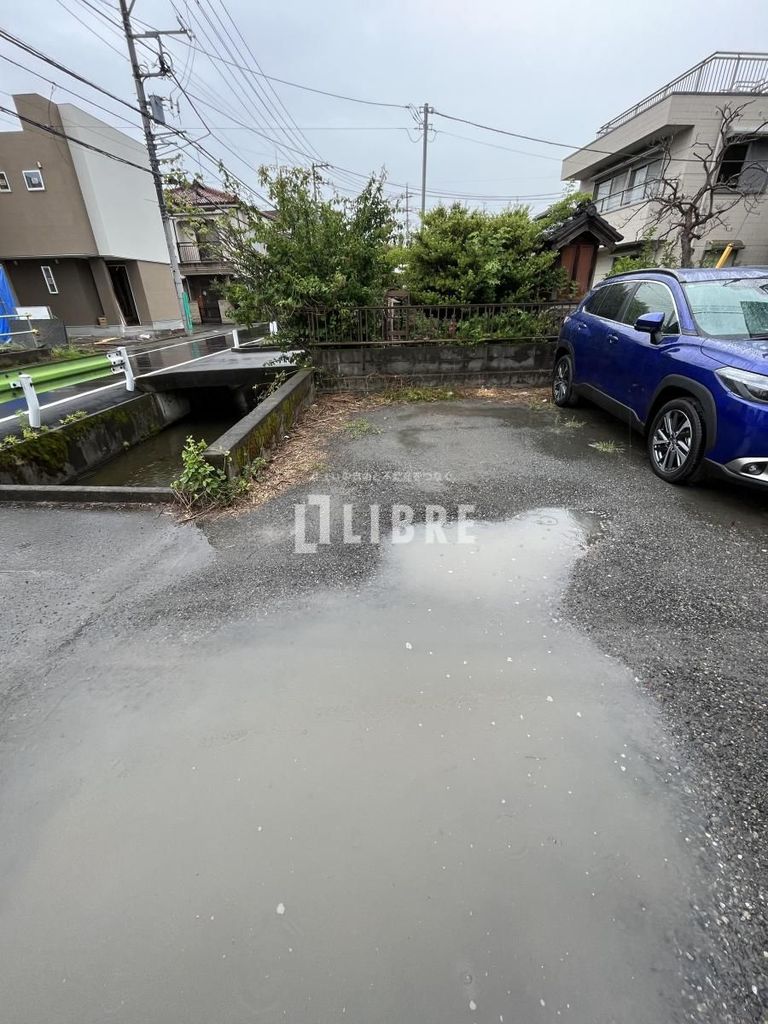 駐車場　庭