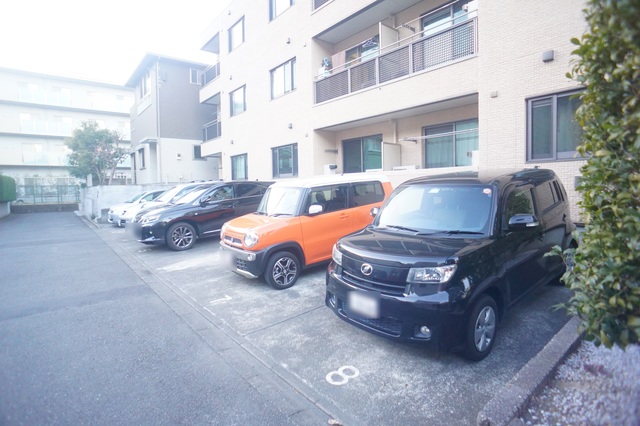 駐車場　敷地内駐車場あります☆