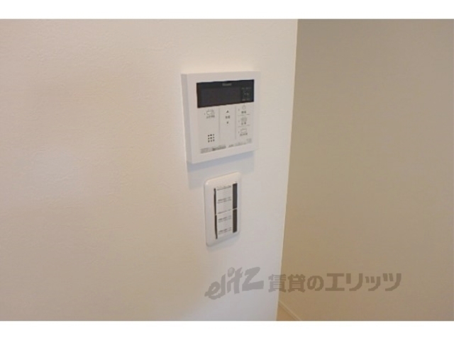その他設備　給湯器リモコン