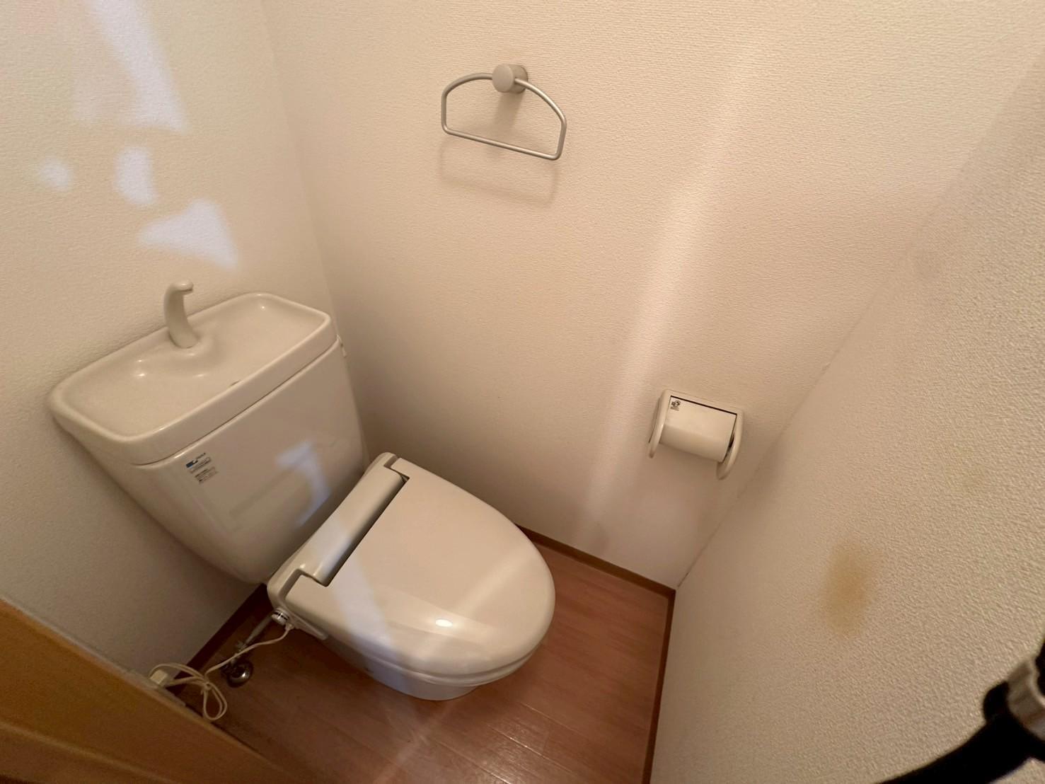 トイレ　バス・トイレ別です(別室参考写真)