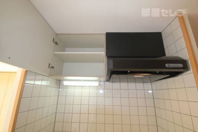 その他設備　キッチン上収納