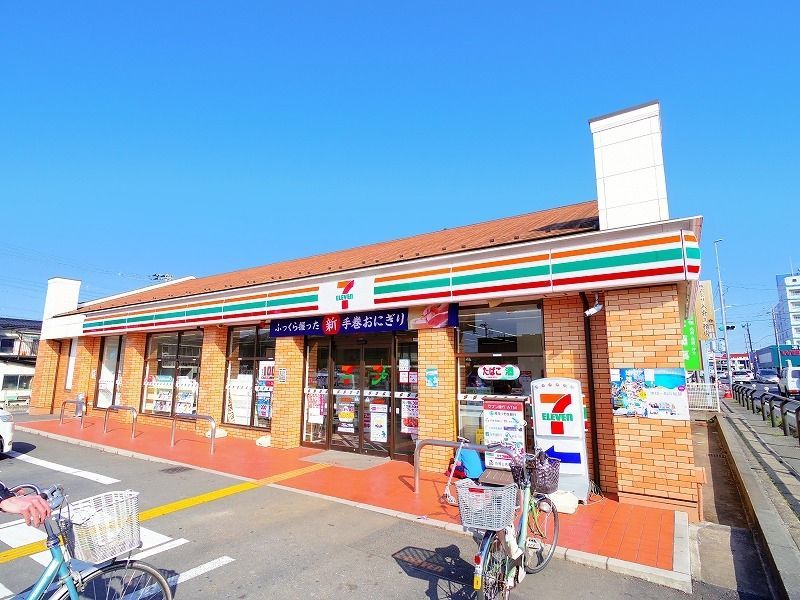コンビニ　セブンイレブン川越諏訪店（コンビニ）まで573m