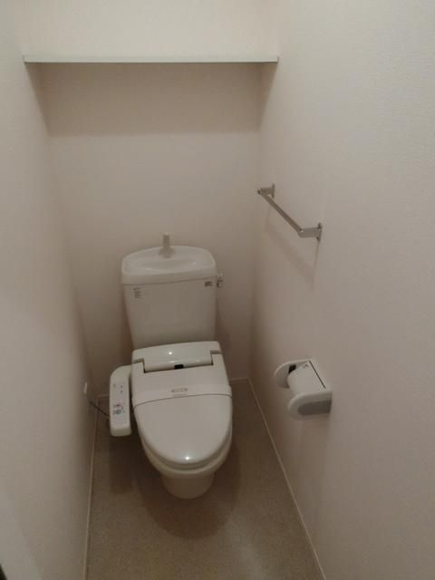 トイレ　ウォシュレット完備