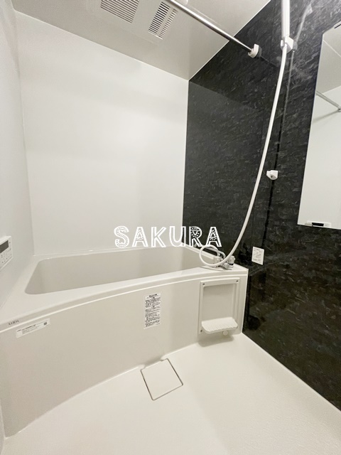 バス・シャワールーム　雨の日でも安心の浴室乾燥機付きです♪