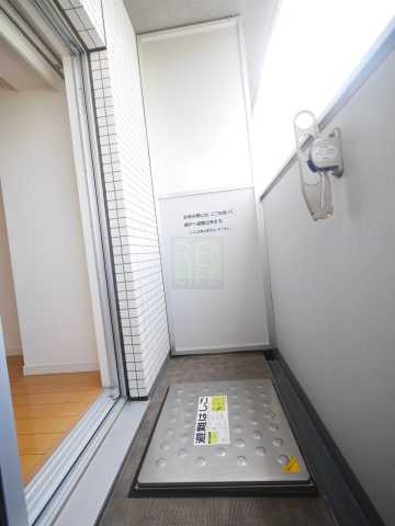 バルコニー　室内見学承ります。当店掲載物件以外もまとめてお問合頂けます。