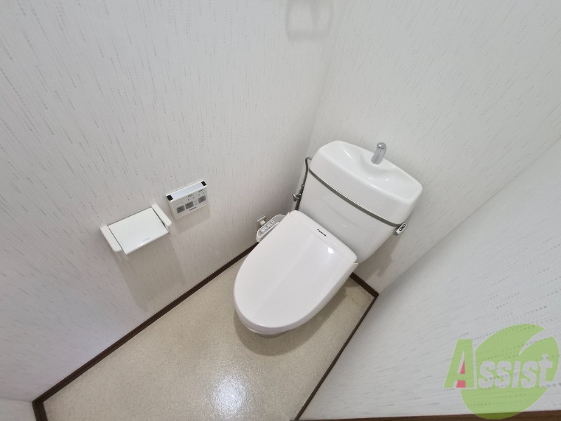 トイレ　トイレは綺麗でウォッシュレットも付いて快適にお使い頂けます。