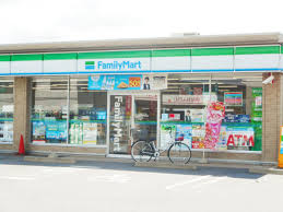 コンビニ　ファミリーマート 西尾米津八百目店（コンビニ）まで736m