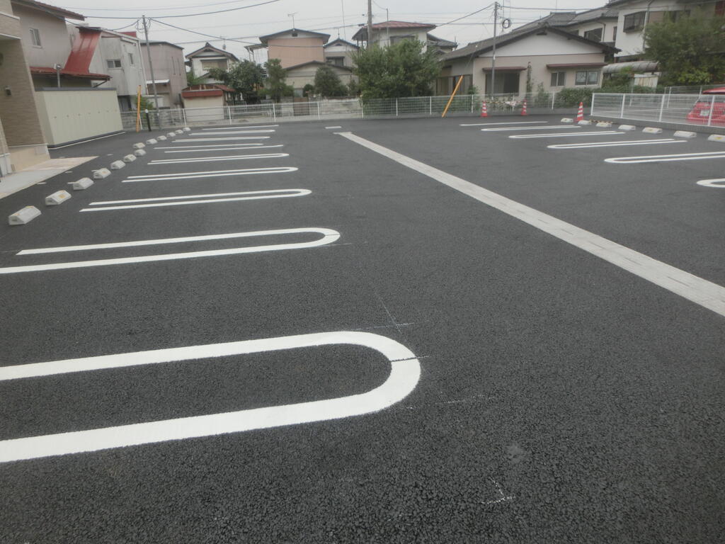 駐車場　敷地内駐車場