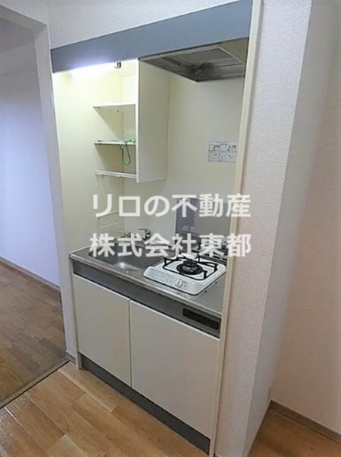 キッチン　※同タイプの室内写真。仕様・設備は現況優先です※