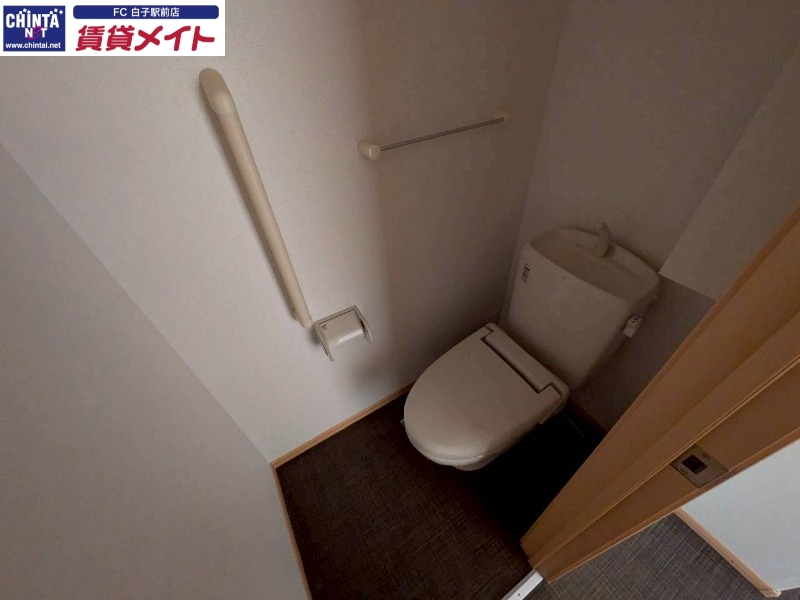 トイレ　同型参考写真