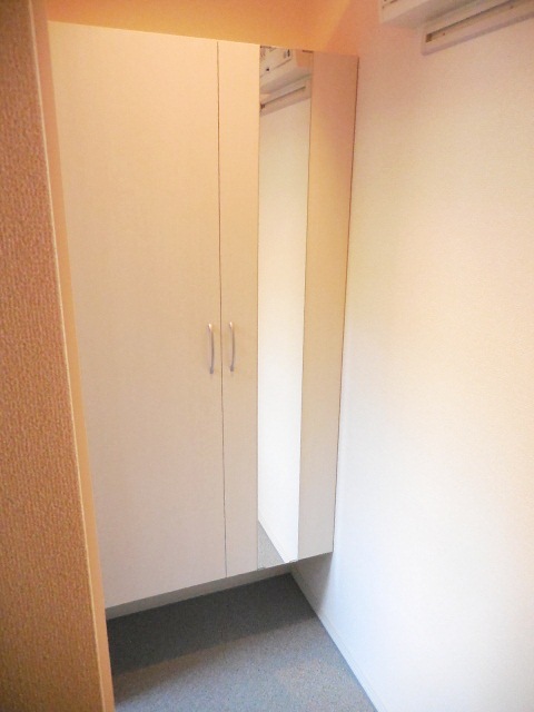 玄関　同型タイプです