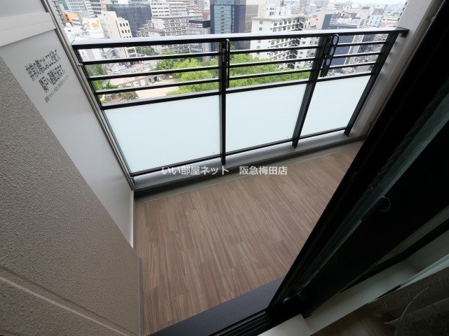 バルコニー　※同仕様写真となります。