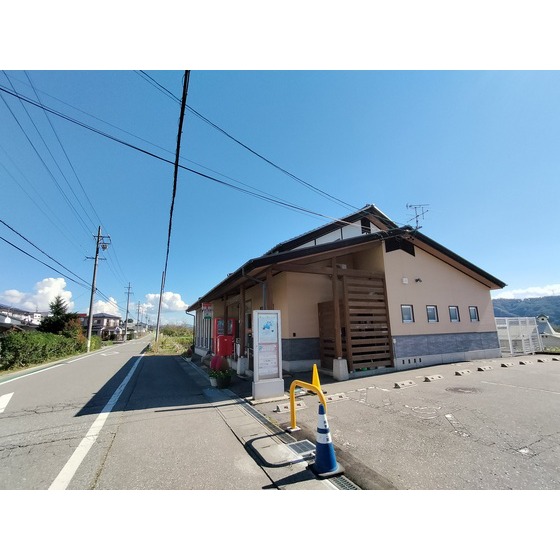 郵便局　滋野郵便局（郵便局）まで714m