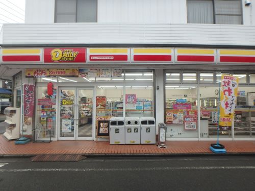 コンビニ　ニューヤマザキデイリ ストア中丸子ことぶきや店（コンビニ）まで148m