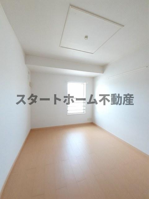 その他部屋・スペース　使い勝手のいい寝室です