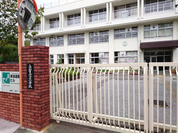 小学校　高知市立江ノ口小学校（小学校）まで666m