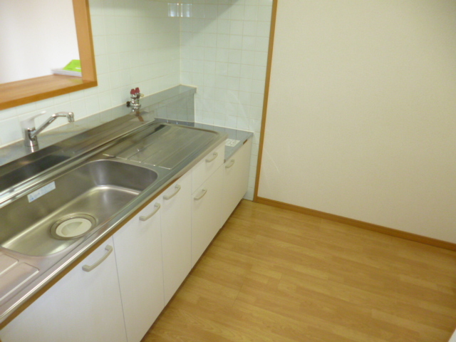 キッチン　同建物内、別室の写真です