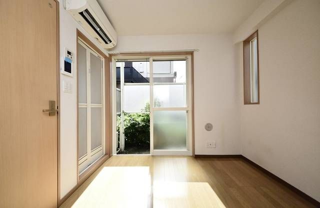 居室・リビング　洋室のお部屋です。