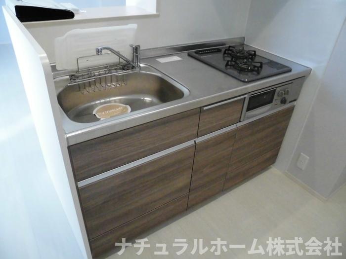 キッチン　システムキッチン（2口・アンダーストッカー付）