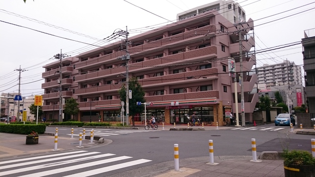 コンビニ　セブンイレブン川口駅西口店（コンビニ）まで744m