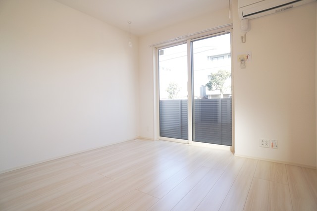 居室・リビング　同施工会社、別建物、参考写真。実際は現況を優先いたします。