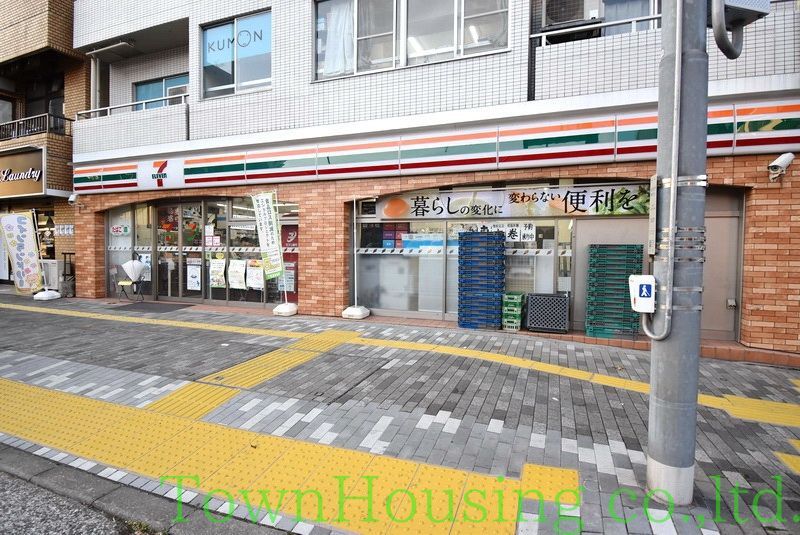コンビニ　セブンイレブン港区三田5丁目店（コンビニ）まで580m