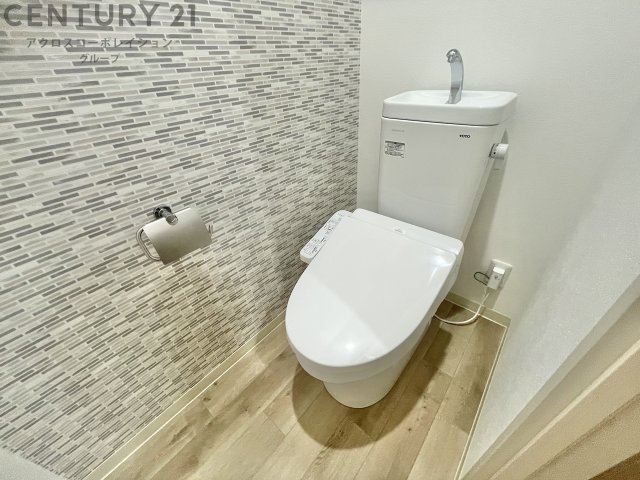 トイレ　温水洗浄便座付きのトイレです♪