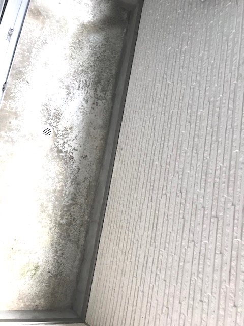 バルコニー　※同じシリーズの室内写真