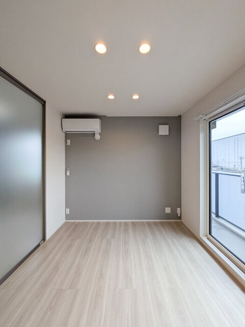 Noble villa東大成の居間写真