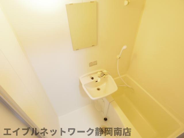 バス・シャワールーム　日々の暮らしに欠かせないお風呂です