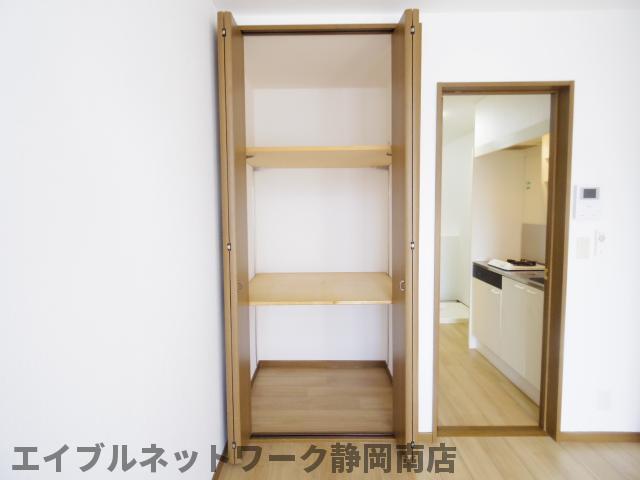 収納　たっぷりとした収納スペースです