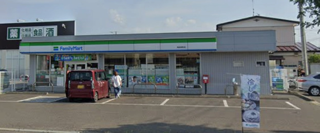 コンビニ　ファミリーマート 角田幸町店（コンビニ）まで536m