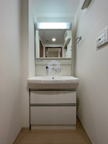 洗面設備　同マンション別部屋参考写真