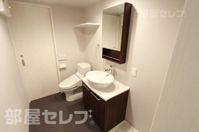 洗面設備　モデルルーム写真参照