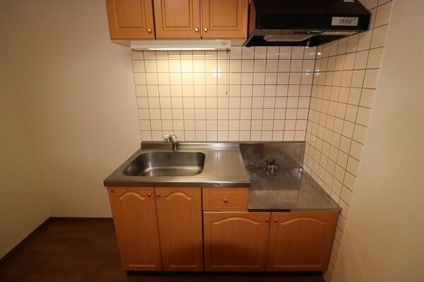 キッチン　※写真は同じマンションの違う部屋のものになります。