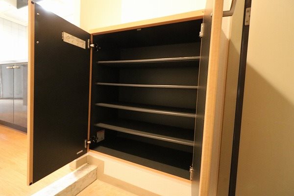 その他　玄関シューズボックス。