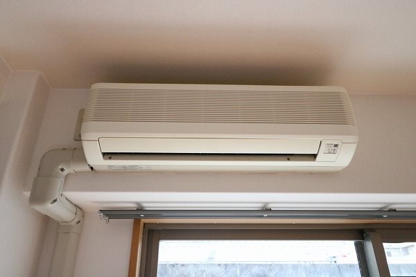 その他設備　洋室にはエアコンが付いています。