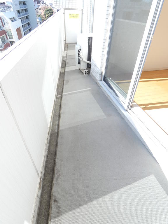 バルコニー　同マンション別部屋参照。